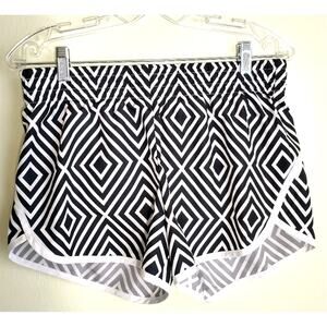 Athletic Works Shorts Women' Size M(8/10) Black White Print Elastic Waist Pullon